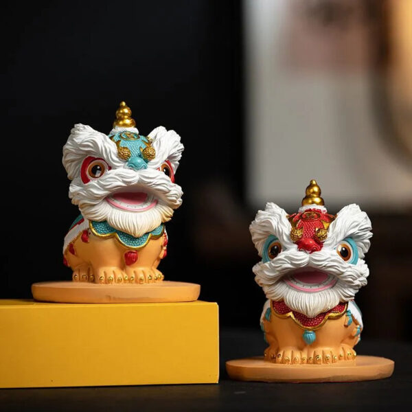 07cf0e8d-1a00-4fd4-8619-79b12d236a9b.jpeg.a.jpg The new Chinese trendy resin tea pet of waking lion, Forbidden City fortune-telling tea tray ornament, desktop and living room cultural and creative lion dance entrance decoration.