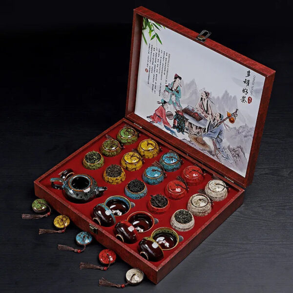 30a57a13-395d-4460-ba7e-4d21998c6013.jpg Lapsang Souchong Black Tea from Tongmuguan, Wuyi Mountain. It comes in a gift - box set with a strong aroma, an ideal high - end gift for elders during the Mid - Autumn Festival.