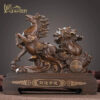 Horse-drawn carriage and horse ornaments handicrafts, symbolizing "achieve immediate success" and "attracting wealth like the lucky cabbage", are ideal gifts for the living room, office, boss's desk or for business openings.