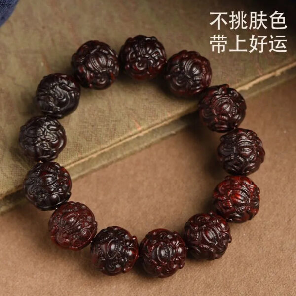 5f6b4682-3514-428b-a51b-465c03fe2483.jpg Authentic Collection of Small Leaf Red Sandalwood Pixiu Bracelets and Hand Chains, with Fortune-Telling Carvings, Suitable for Men and Women, as Cultural Playthings, Buddhist Beads, Symbols of Good Luck, Ideal for Gift-Giving and Hand-Playing.