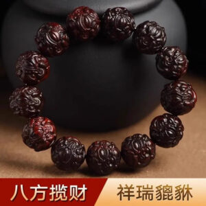 6c96eb59-c0b4-4f0d-a541-d1fb71e34b0a.jpg Authentic Collection of Small Leaf Red Sandalwood Pixiu Bracelets and Hand Chains, with Fortune-Telling Carvings, Suitable for Men and Women, as Cultural Playthings, Buddhist Beads, Symbols of Good Luck, Ideal for Gift-Giving and Hand-Playing.