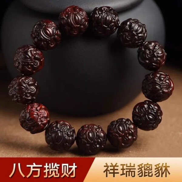 6c96eb59-c0b4-4f0d-a541-d1fb71e34b0a.jpg Authentic Collection of Small Leaf Red Sandalwood Pixiu Bracelets and Hand Chains, with Fortune-Telling Carvings, Suitable for Men and Women, as Cultural Playthings, Buddhist Beads, Symbols of Good Luck, Ideal for Gift-Giving and Hand-Playing.