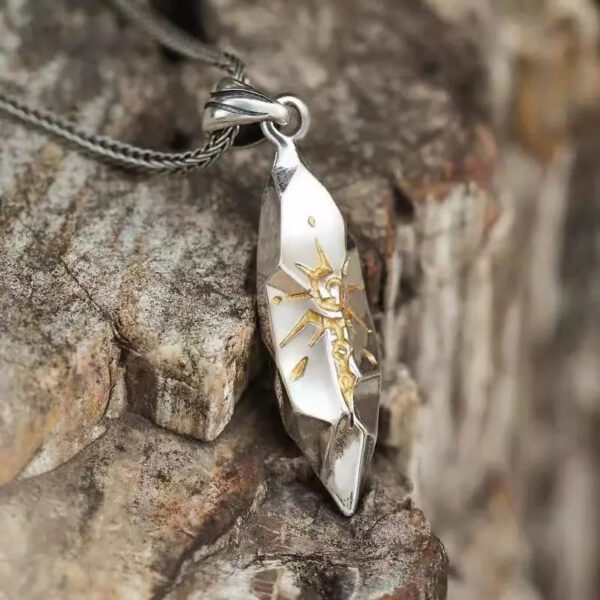 Vintage wishing stone necklace, personalized and handsome meteorite color-matching pendant for men's neck, hip-hop sweater accessory