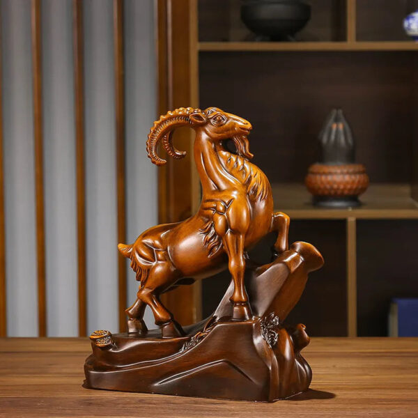 The ornament of the leading sheep in the Chinese zodiac. It can be used as a decoration for the office of the company leader or on the boss's desk, and also serves as a gift for housewarming or business opening.