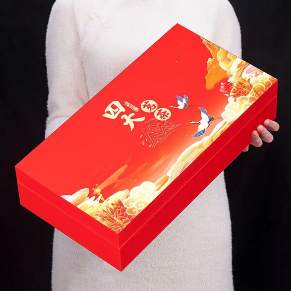 Gift Box Set of Four Famous Teas, including Tieguanyin, Jinjunmei, Lapsang Souchong Black Tea and Dahongpao, with a total weight of 500g. It's an ideal choice for giving as gifts during the Spring Festival.