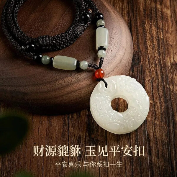 Peace - buckle and Pixiu Necklace, a niche - style piece suitable for both women and men. Ideal as a New Year, festival, or birthday gift for your girlfriend or boyfriend