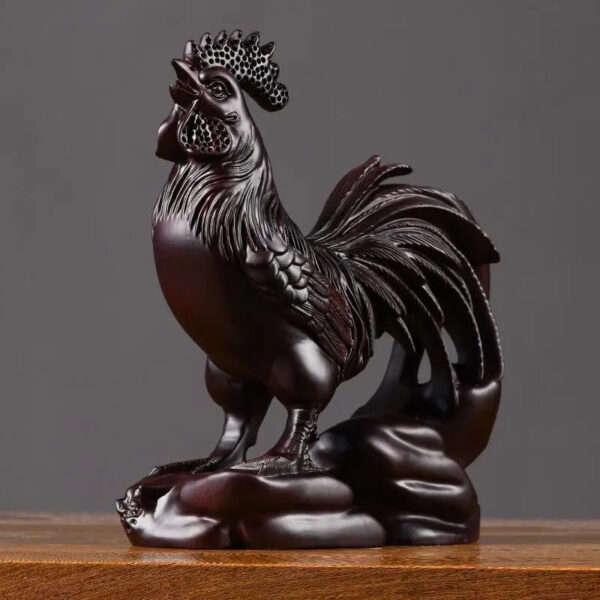 Red rosewood carving rooster ornaments, wooden rooster of the Chinese zodiac, solid wood ebony big rooster, handicrafts for home decoration in the living room.