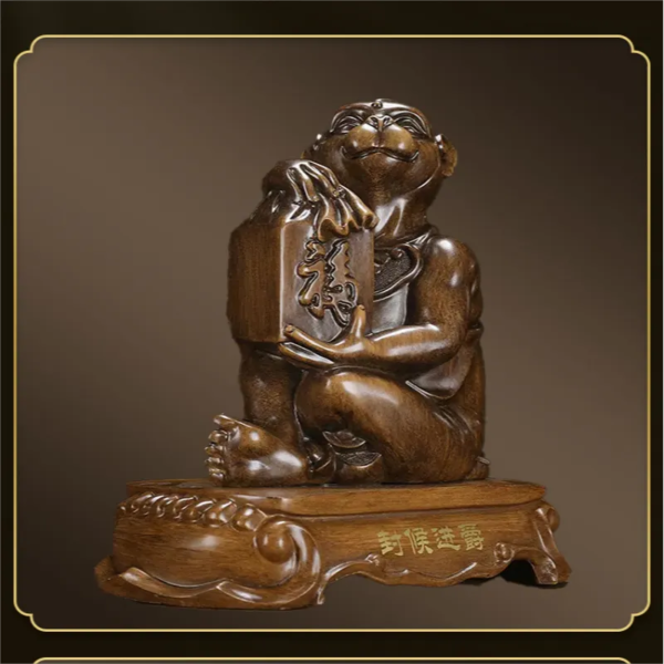 The monkey ornaments of the Chinese zodiac, which symbolize getting promoted and attracting wealth, are handicrafts. They can be used as decorations for the living room, or placed on the desks in the study or office with good implications.