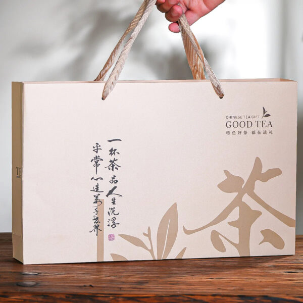 e0cc7079-4f19-40dc-a5a4-4899366db1c2.jpg Authentic Premium Baihao Yinzhen, 18 Small Cans of Tea, Buds Before the Pure Brightness Festival, Fuding White Tea, High-End Gift Box