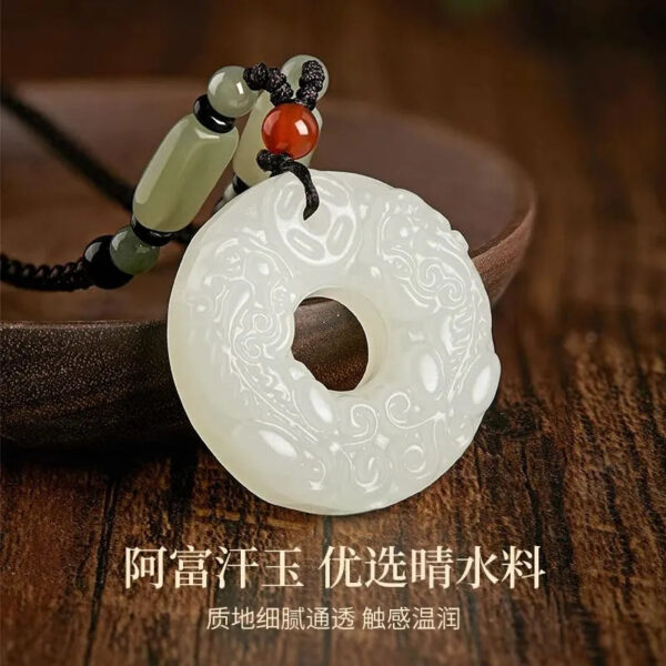 Peace - buckle and Pixiu Necklace, a niche - style piece suitable for both women and men. Ideal as a New Year, festival, or birthday gift for your girlfriend or boyfriend